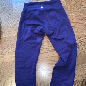 LULULEMON REVERSIBLE CROPPED LEGGINGS SIZE 2